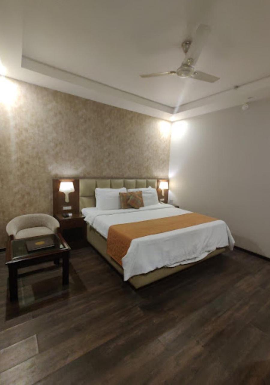 The India Benares Hotel Exterior foto