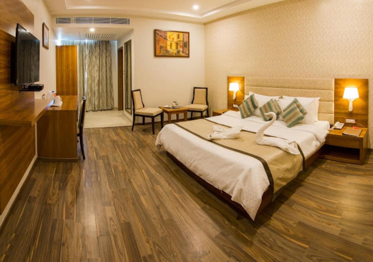 The India Benares Hotel Exterior foto